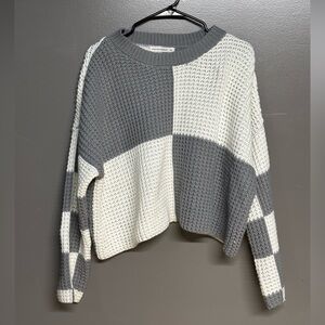 moon & madison Gray and White Checkered Sweater